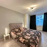 Апартаменты Simcity 3 I Skyline Elegance I 3br, Private Parking, Sunny Terrace With Panoramic View 5min Walk To Square