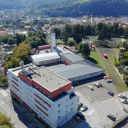 Simcity 3 I Skyline Elegance I 3br, Private Parking, Sunny Terrace With Panoramic View 5min Walk To Square * Banská Bystrica